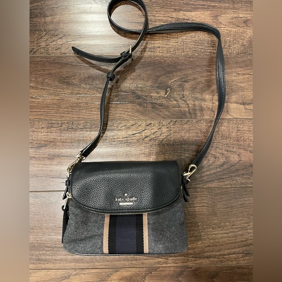 Kate Spade New York Jackson Street Web Small Harlyn Charcoal - Picture 2 of 2